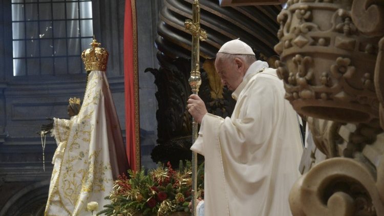 Pope Francis celebrates Mass on New Year's Day (Ảnh: Truyền thông Vatican)