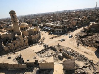 Nhà thờ Công giáo Giờ Our Lady of the Hour trong đống đổ nát ở Mosul (AFP