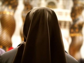 Một nưc tu cầu nguyện tại Đền thánh Phêrô ở Rôma, 28/01/2016. Ảnh: Alexey Gotovskiy/CNA