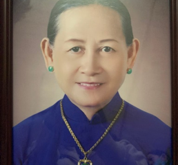 Ảnh bà cố Cha Pháp