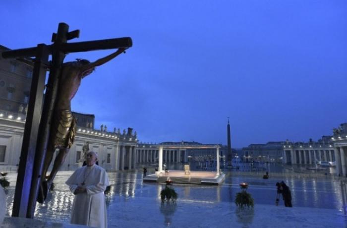 Papa-crocifisso-san_Pietro