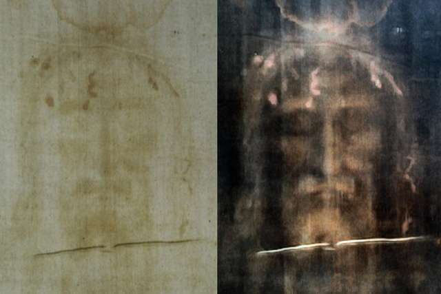 Shroud of Turin có bộ lọc kỹ thuật số dương (L) và âm (R). (Tín dụng: Dianelos Georgoudis qua Wikimedia Commons.)