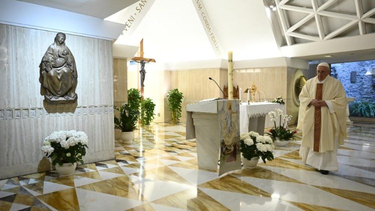 Đức Giáo Hoàng Phanxicô trong Thánh lễ hàng ngày của mình tại Casa Santa Marta