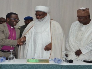 Đồng chủ tịch Hội đồng liên tôn Nigeria (NIREC), Mục sư Samson Ayokunle và Quốc vương của Sokoto, Muhammadu Sa'adu Abubakar