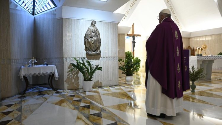Đức Giáo Hoàng Phanxicô trong Thánh lễ tại Casa Santa Marta (Truyền thông Vatican)