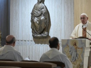 Đức Giáo Hoàng Phanxicô  cử hành Thánh lễ sáng thứ Ba 12/5 tại nhà nguyện Casa Santa Marta