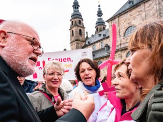 Cardinal-Marx-joins-chorus-of-voices-for-more-womens-leadership-in-Church-says-matter-urgent