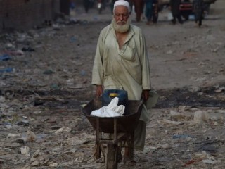 Một người tị nạn Afghanistan ở một khu ổ chuột ở Lahore, Pakistan (AFP hoặc người cấp phép)