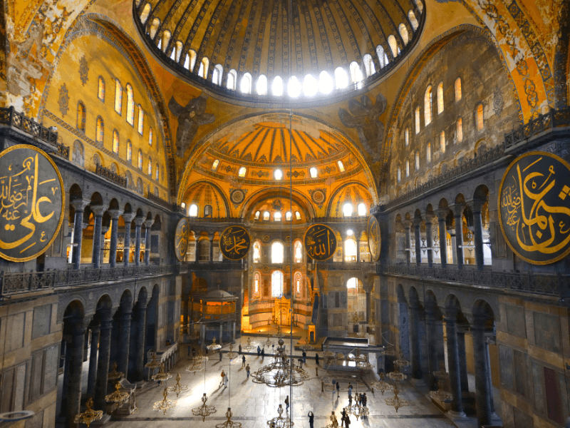 Bên trong Vung Cung Thánh Đường Hagia Sophia