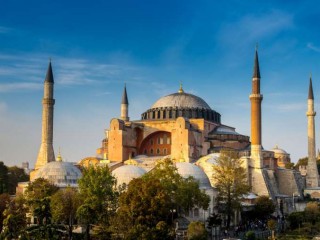 Hagia Sophia, Istanbul, Thổ Nhĩ Kỳ (Ảnh: K_Boonnitrod / Shutterstock)