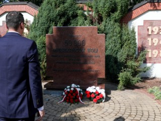 aguz_pomnik08062020_002-696x406
