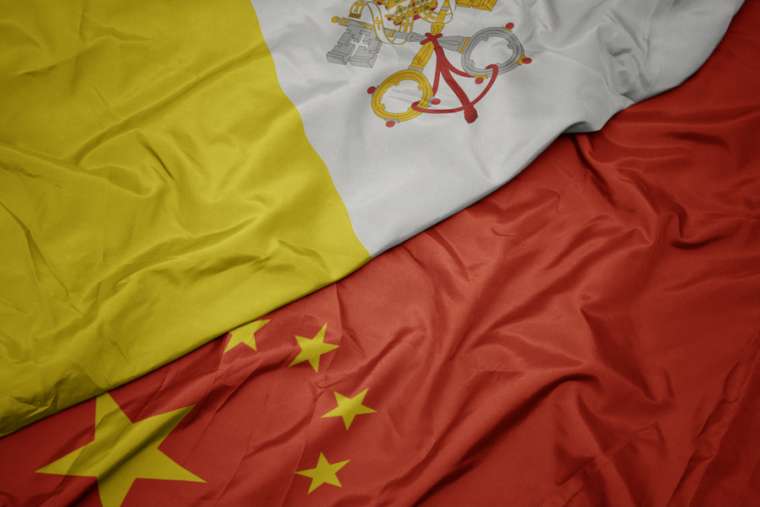 Cờ Vatican và Trung Quốc. Tín dụng: esfera / Shutterstock)