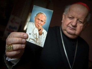 Đức Hồng Y Stanisław Dziwisz, hình ở Kraków, Ba Lan, ngày 4 tháng 3 năm 2016. Nguồn: Mazur / catholicnews.org.uk)