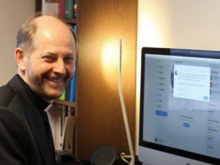 Linh mục Leszek Gęsiak SJ