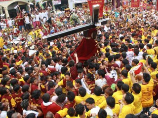 Lễ rước Black Nazarene ở Manila, ngày 7 tháng 1 năm 2010. Nguồn: Denvie Balidoy / Flickr (CC BY 2.0)