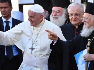 Giáo hoàng Francis và các nhà lãnh đạo tôn giáo khác trong sự kiện Đại kết Cầu nguyện cho Hòa bình ở Bari (AFP hoặc người cấp phép)