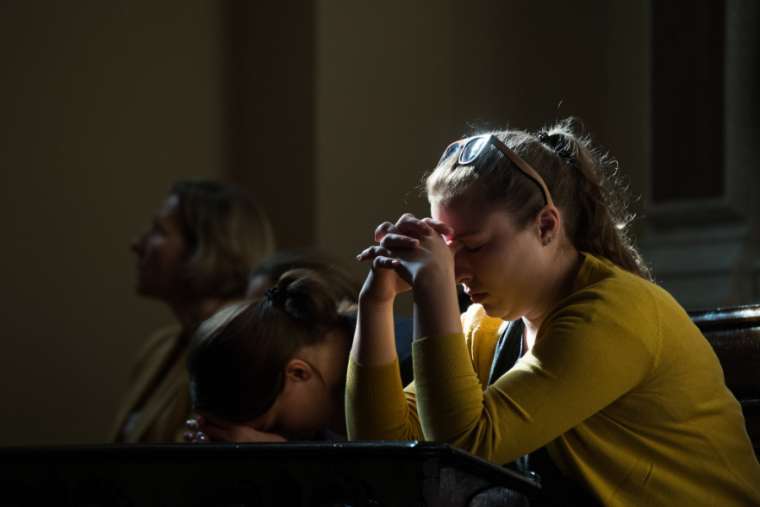 Thánh lễ tại Nhà thờ Poznań, một trong những nhà thờ lâu đời nhất ở Ba Lan, vào ngày 1 tháng 1 năm 2012. Nguồn: Mazur / catholicnews.org.uk)