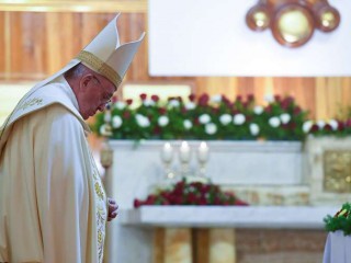 Đức Thánh Cha Phanxicô cử hành Thánh lễ tại Nhà thờ Công giáo Chaldean kính Thánh Giuse ở Baghdad vào ngày 6 tháng 3 năm 2021 (Ảnh: Truyền thông Vatican)