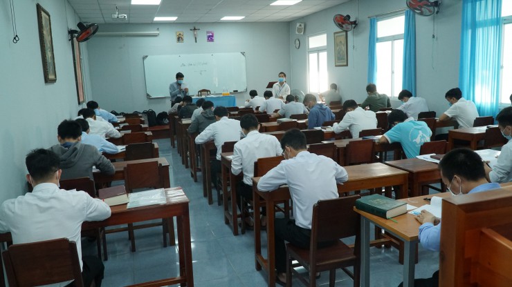 Thi tuyển 1