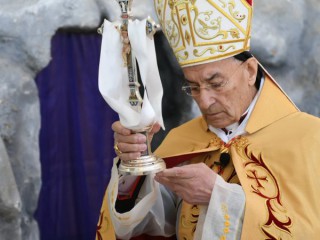 Hồng y Bechara Rai, tộc trưởng Maronite, cử hành Thánh lễ Phục sinh ngày 4 tháng 4 năm 2021, tại Bkerke, giáo chủ Công giáo Maronite gần Beirut. (Nguồn: Mychel Akl / Courtesy Maronite tộc trưởng qua CNS)