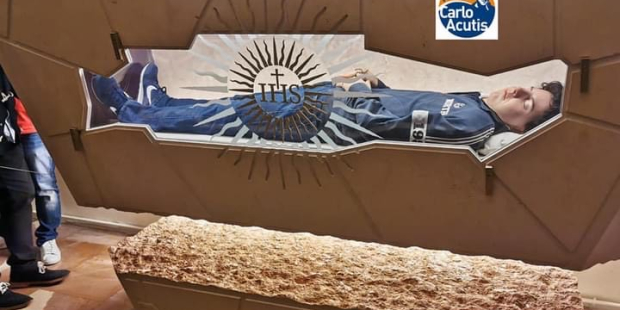 Ngôi mộ của Chân phước Carlo Acutis ở Assisi, Ý.