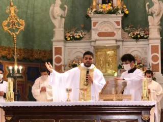 Primeira-Missa-13-696x930 (1)