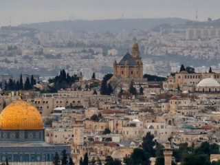 Quang cảnh Giêrusalem cho thấy Đền thờ Đá Tảng trong khuôn viên nhà thờ Hồi giáo Al-Aqsa và Tu viện Dormition trên Núi Zion ở Giêrusalem (Ảnh: AFP)