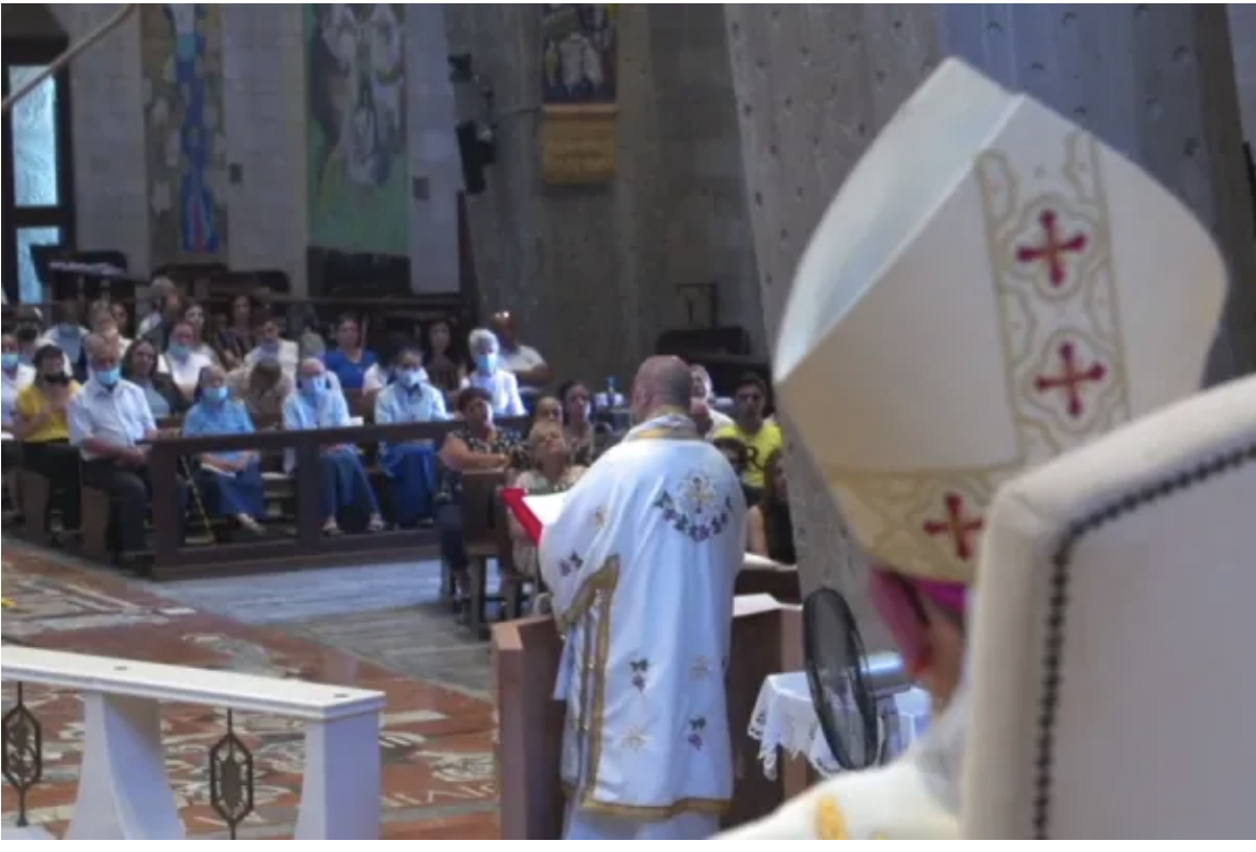 Thánh lễ tại Vương cung thánh đường Truyền tin ở Nazareth, Israel, ngày 27 tháng 6 năm 2021 / (Ảnh chụp màn hình: Buổi phát trực tiếp của Tòa Thượng phụ Latinh ở Giêrusalem)