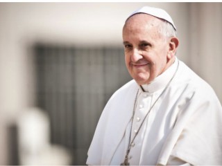 Đức Thánh Cha Phanxicô trong buổi tiếp kiến chung ở Quảng trường Thánh Peter, ngày 17 tháng 4 năm 2013 (Ảnh: Mazur / catholicnews.org.uk)