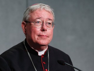 Đức Hồng Y Jean-Claude Hollerich  là Tổng Giám mục Địa phận Luxembourg và là Chủ tịch của Ủy ban các Hội đồng Giám mục thuộc Liên minh Châu Âu (COMECE)