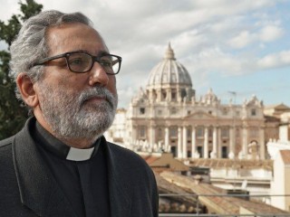 Linh mục Juan A. Guerrero, S.J., Bộ trưởng Kinh tế của Vatican