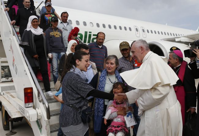 pope-refugees