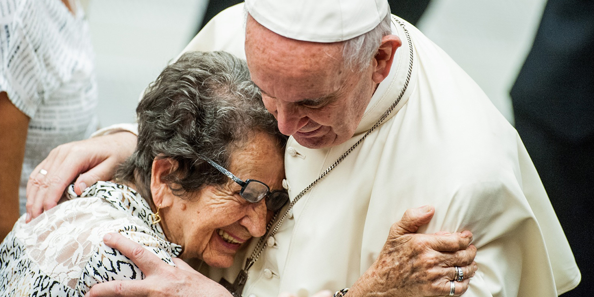 web3-pope-francis-elderly-woman