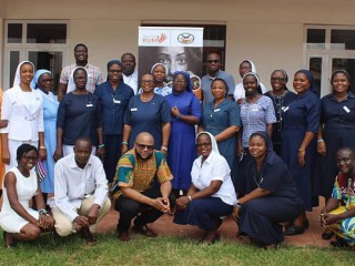 Nam và nữ tôn giáo từ Ghana, Nigeria và Burkina Faso đã tham gia hội thảo Talitha Kum ngày 1-5 tháng 6 năm 2021 về hợp tác và mạng lưới chống buôn người được tổ chức tại Trường Nữ tu Notre Dame Provincial House ở Accra, Ghana. (Ảnh: Damian Avevor / CNS)