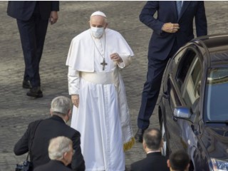Giáo hoàng Francis đã trở lại Vatican ngày 14/7 sau 11 ngày nằm viện sau cuộc phẫu thuật ruột kết (Ảnh: Pablo Esparza / CNA)