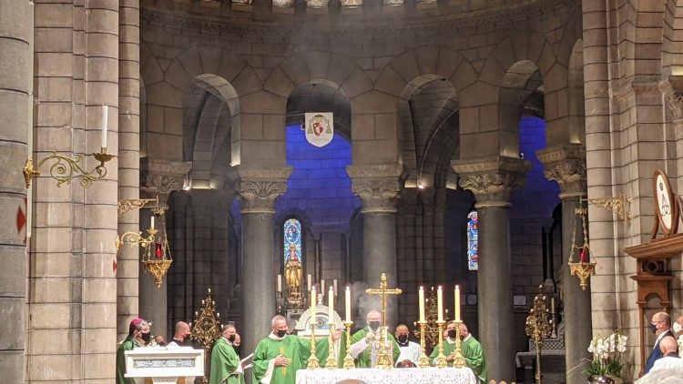 Hồng y Pietro Parolin tại lễ kỷ niệm ở Nhà thờ Monaco (Delphine Allaire)