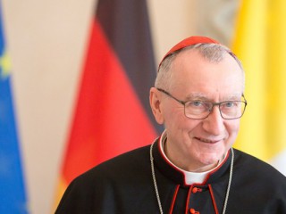Đức Hồng y Pietro Parolin, Quôc Vụ Khanh Vatican, trong bức ảnh được chụp trong chuyến thăm Berlin ngày 29 tháng 6 năm 2021 (Ảnh: CNS / Gordon Welters, KNA)