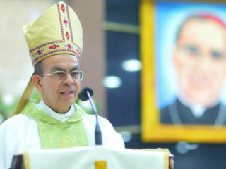 Đức Hồng y Gregorio Rosa Chavez người Salvador