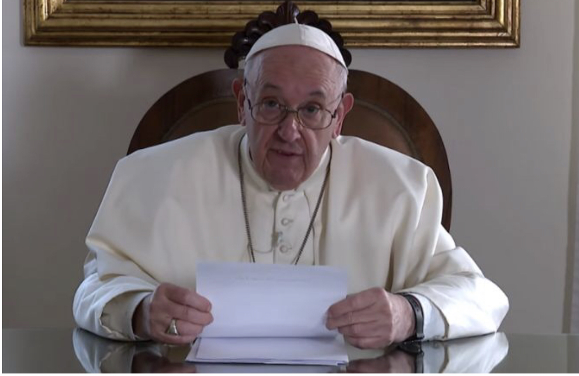 Đức Thánh Cha Phanxicô gửi một thông điệp video tới những người tham gia sự kiện Youth4Climate ở Milan, Ý, ngày 29 tháng 9 năm 2021./ Ảnh chụp màn hình từ kênh YouTube Vatican News.