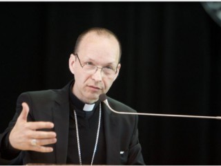 Giám mục Jozef Haľko, Giám mục Phụ tá TGP Bratislava, Slovakia (Ảnh: Peter Zimen)