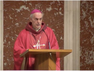 Đức Tổng Giám mục Gabriele Caccia, Quan sát viên Thường trực của Tòa thánh tại Liên Hợp Quốc, chủ sự bài giảng cho Thánh lễ Đỏ hàng năm lần thứ 69 tại Nhà thờ Thánh Matthew ở Washington, D.C. vào ngày 3 tháng 10. / Tổng giáo phận Washington / YouTube)