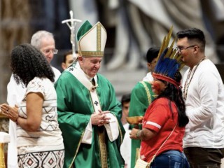 Đức Thánh Cha Phanxicô trong Thánh lễ khai mạc Thượng hội đồng Amazon vào ngày 6 tháng 10 năm 2019./ Daniel Ibanez / CNA)