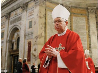 Đức Tổng Giám mục José H. Gomez Địa phận Los Angeles, Chủ tịch Hội đồng Giám mục Công giáo Hoa Kỳ, được nhìn thấy tại Vương cung thánh đường Thánh Paul Bên ngoài Bức tường ở Rome vào ngày 31 tháng 1 năm 2020 (Ảnh CNS / Paul Haring)