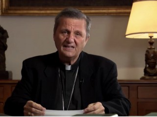 Đức Hồng Y Mario Grech, Tổng Thư ký của Thượng Hội Đồng Giám Mục, gửi một thông điệp video tới các giám mục Hoa Kỳ, ngày 18 tháng 11 năm 2021. | Ảnh chụp màn hình từ kênh YouTube Vatican News)