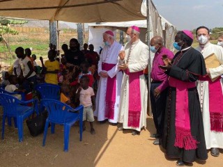 Đức Tổng Giám mục Paul Richard Gallagher ở Nam Sudan trong chuyến thăm từ ngày 21-23 tháng 12 năm 2021 (Ảnh: Truyền thông Vatican)