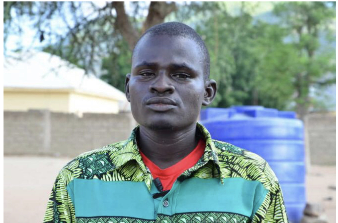 Charles, một ông bố trẻ 33 tuổi của một gia đình đang tị nạn ở Pulka nằm ở Bang Borno của Nigeria (Ảnh: ACN)