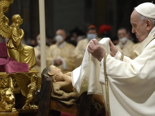 Đức Thánh Cha  Phanxicô cử hành Thánh lễ trọng thể mùng Chúa Giáng sinh (Ảnh: Truyền thông Vatican)