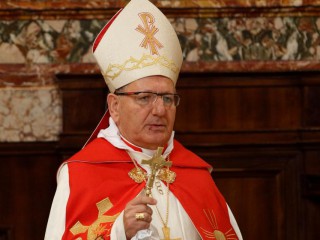 Đức Thượng phụ Chaldean Louis Sako của Baghdad, Iraq, cử hành nghi lễ tại Vương cung thánh đường Thánh Peter tại Vatican vào ngày 4 tháng 2 năm 2013 (Ảnh: Paul Haring / CNS)