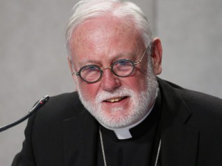 Đức Tổng Giám mục Paul R. Gallagher, ngoại trưởng Vatican, phát biểu trong một cuộc họp báo tại Vatican ngày 25 tháng 6 năm 2021 (Ảnh: Paul Haring / CNS)