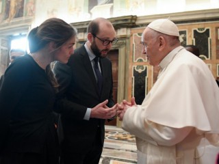 Đức Thánh Cha Phanxicô gặp gỡ các doanh nhân Công giáo Pháp tại Hội trường Clementine của Vatican, ngày 7 tháng 1 năm 2022 (Ảnh: Truyền thông Vatican)